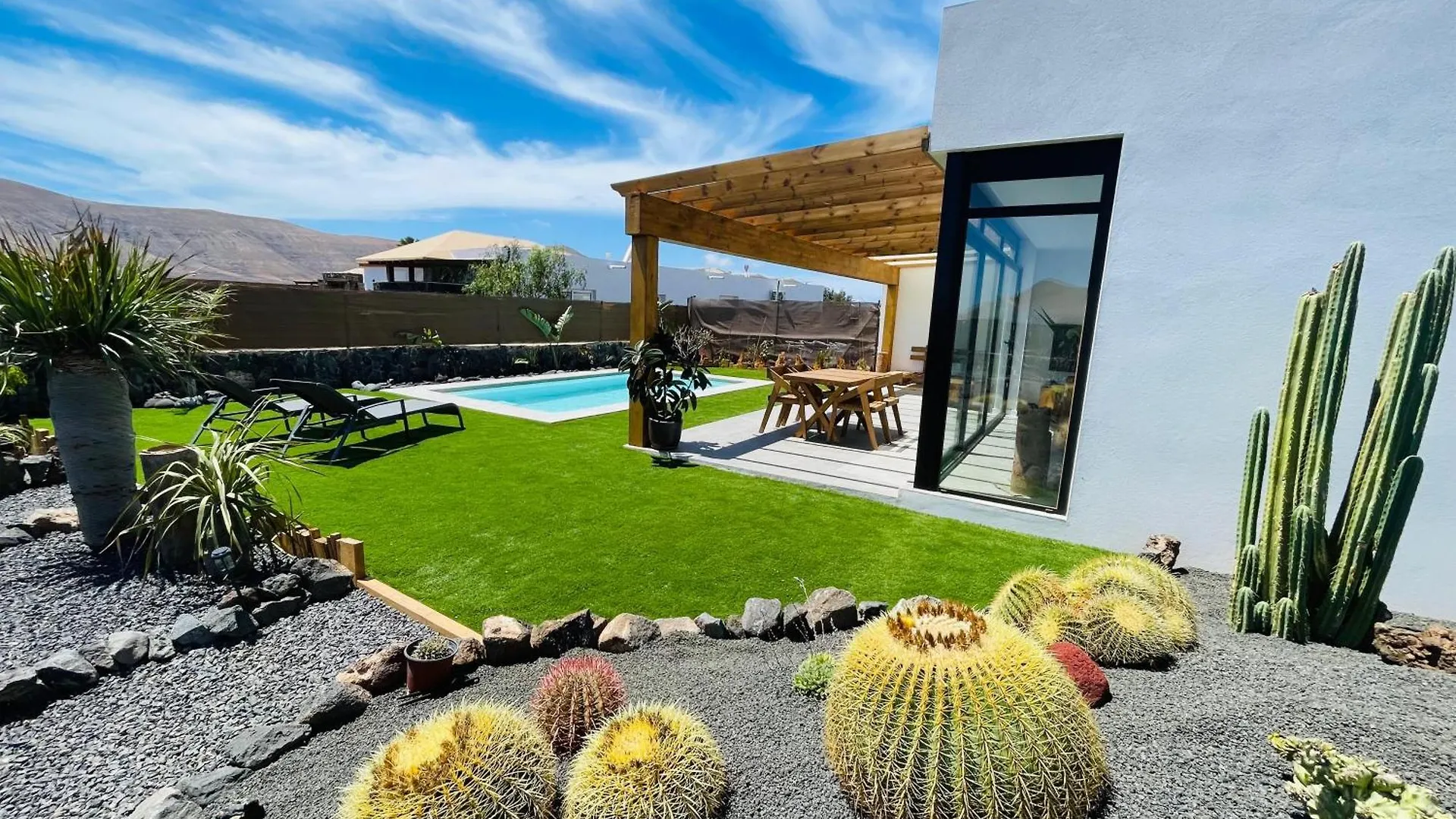 Bungalow + Piscina Independiente لا أوليفا 0*,